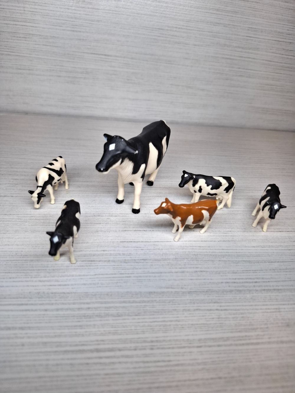 ERTL Toy Cow & Calf Lot (6) Dyersville Iowa Farm Animals 1/64 & 1/32 Vintage